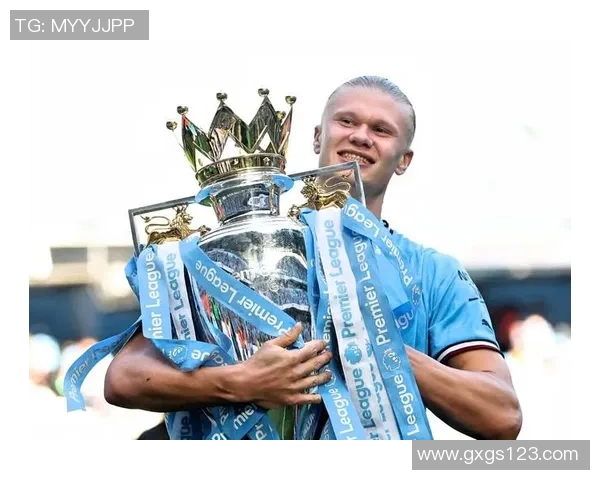 2025年全球足球球星税后年薪排名前十名单揭晓 2025年全球足球球星税后年薪排名前十名单揭晓