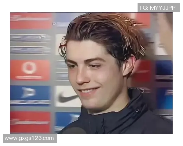 丑男足球明星引热议 球技与颜值兼具的球场传奇视频揭秘