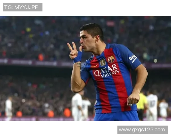 全球足坛最火球星背后的故事与成就解析全方位揭秘他们的传奇之路