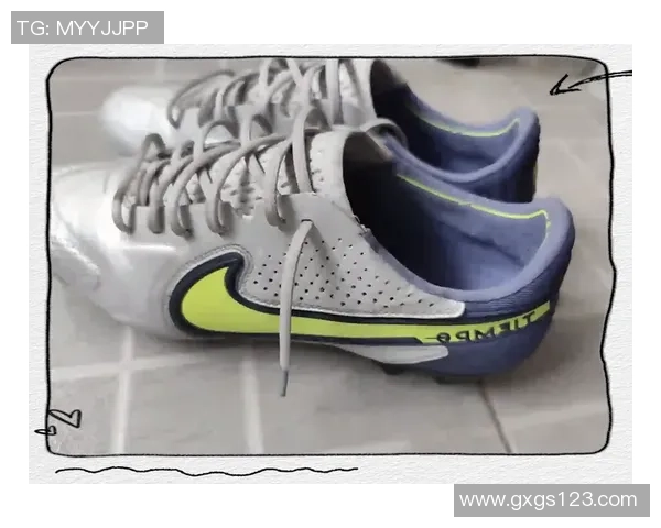 哪位著名球星因足球鞋买小而成就了赛场上的独特传奇故事