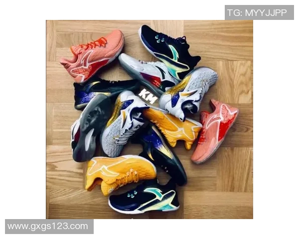 安踏足球鞋助力球星征战绿茵场打造专业运动装备新风潮