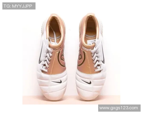 球星亲穿过的足球鞋拍卖价格如何 价值能否超越普通限量版鞋款